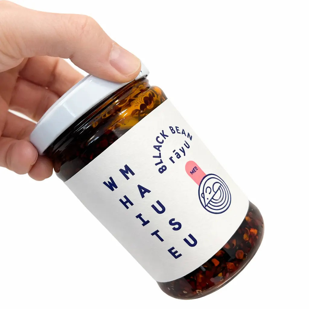 white-mausu-black-bean-r-yu-huile-piment-e-haricot-noir-240g image 2