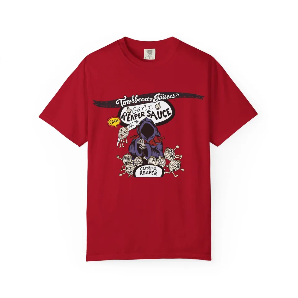 torchbearer-garlic-reaper-t-shirt-graphique-rouge-coton image 1