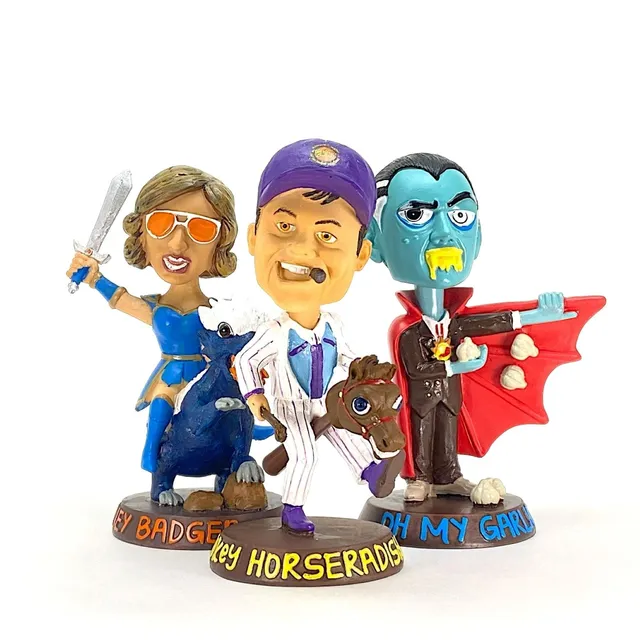 torchbearer-bobblehead-trio-figurines-collection-lot-de-3 image 1
