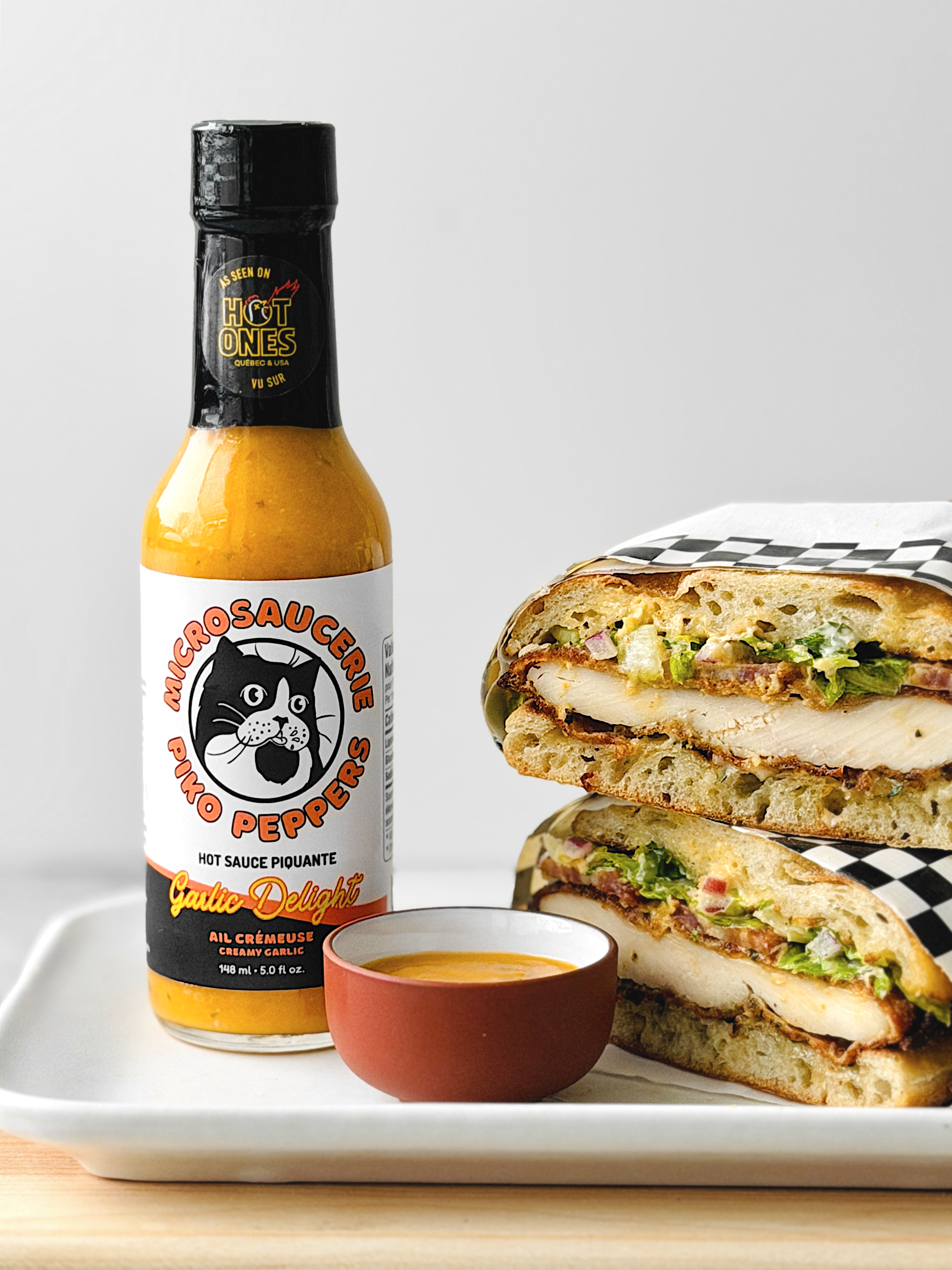 piko-peppers-garlic-delight-sauce-ail-cr-meuse-hot-ones-29 image 4