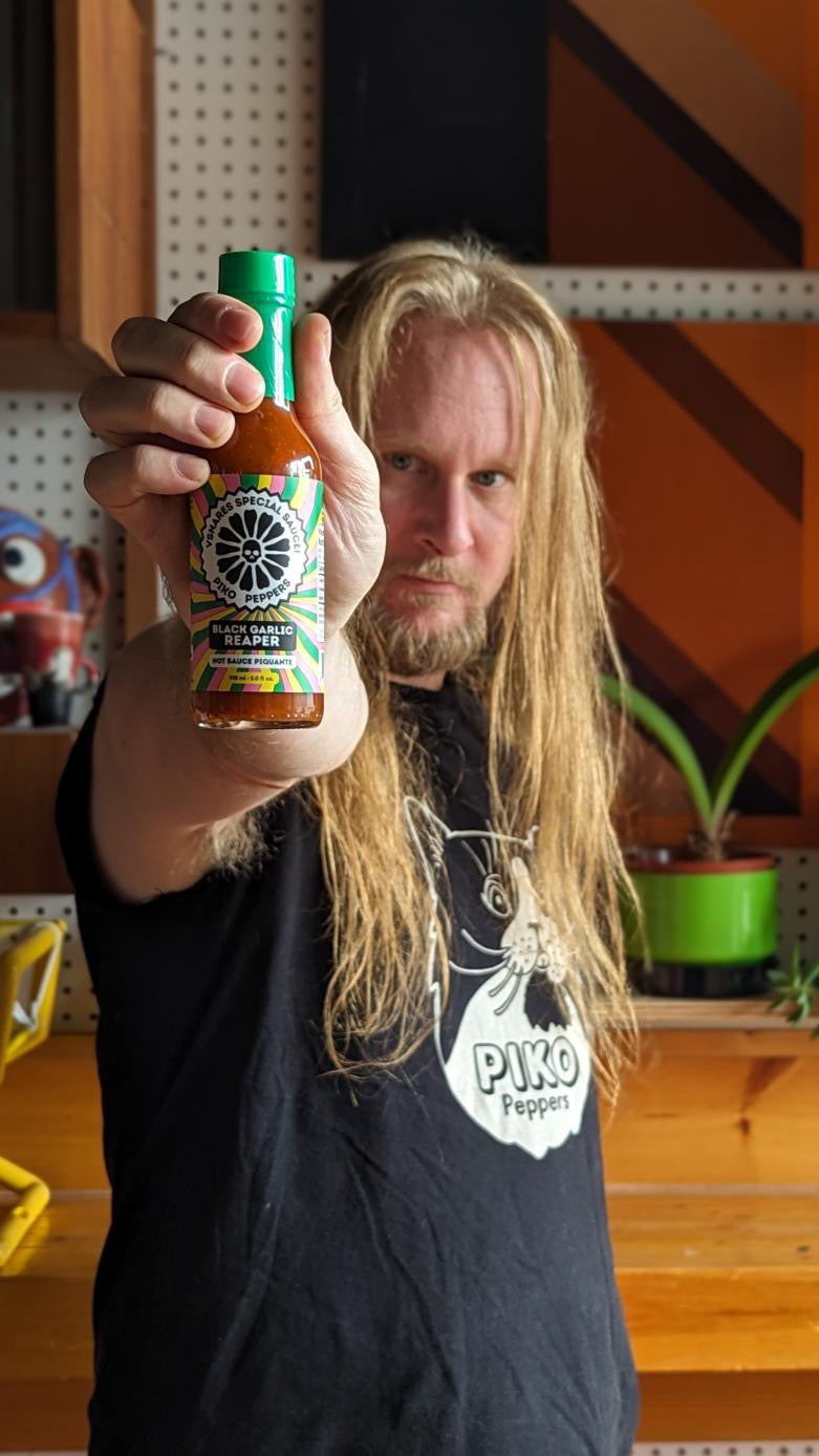 piko-peppers-vsnares-sauce-piquante-ail-noir-reaper image 2