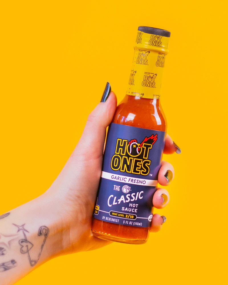 hot-ones-the-classic-garlic-sauce-piquante-148ml-ail image 3