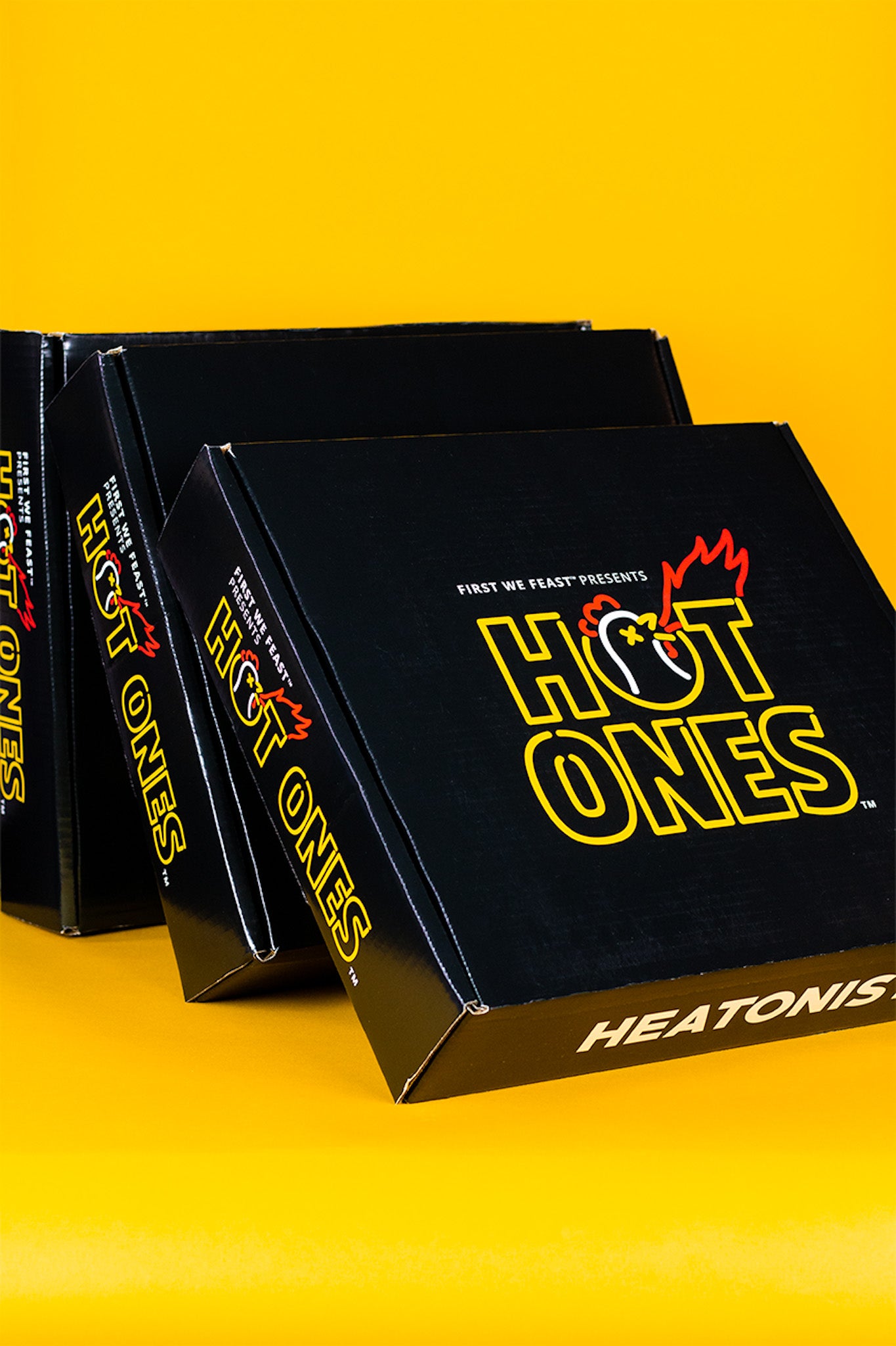 heatonist-hot-ones-year-coffret-abonnement-10-sauces-piquantes-ann-e image 2