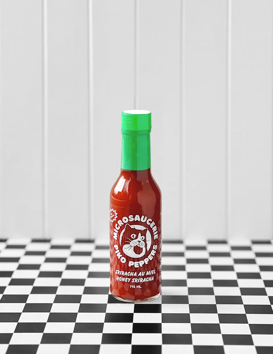 piko-peppers-sriracha-sauce-piquante-au-miel-jalape-o image 1